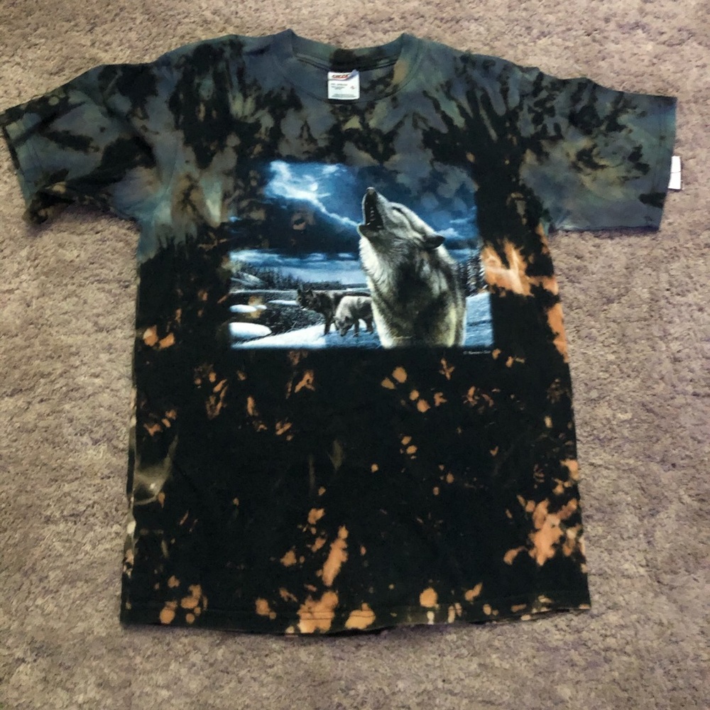 Howling Wolf Tee